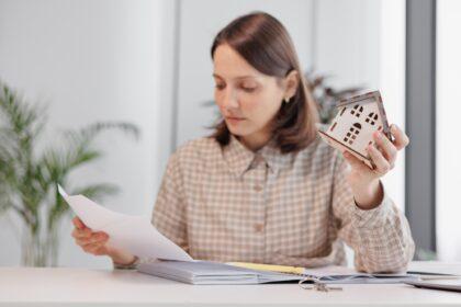 sale of real estate. the designer communicates with colleagues or partners in the office.
