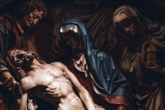 découvrez la signification et l'origine des prénoms bibliques. explorez une liste de noms célèbres et leurs histoires, et trouvez le prénom parfait pour votre enfant inspiré par la tradition religieuse.